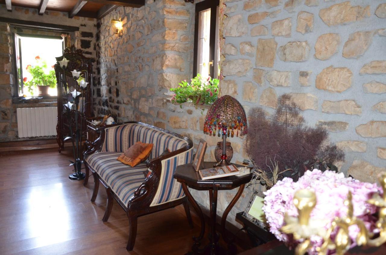 Hotel Arenas De Cabrales- Apartamentos المظهر الخارجي الصورة