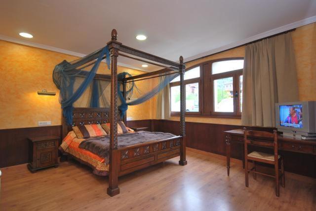 Hotel Arenas De Cabrales- Apartamentos المظهر الخارجي الصورة