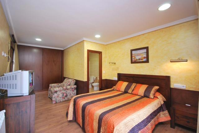 Hotel Arenas De Cabrales- Apartamentos المظهر الخارجي الصورة
