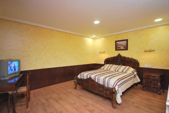 Hotel Arenas De Cabrales- Apartamentos المظهر الخارجي الصورة