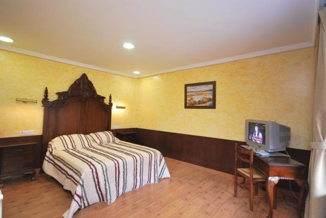 Hotel Arenas De Cabrales- Apartamentos المظهر الخارجي الصورة